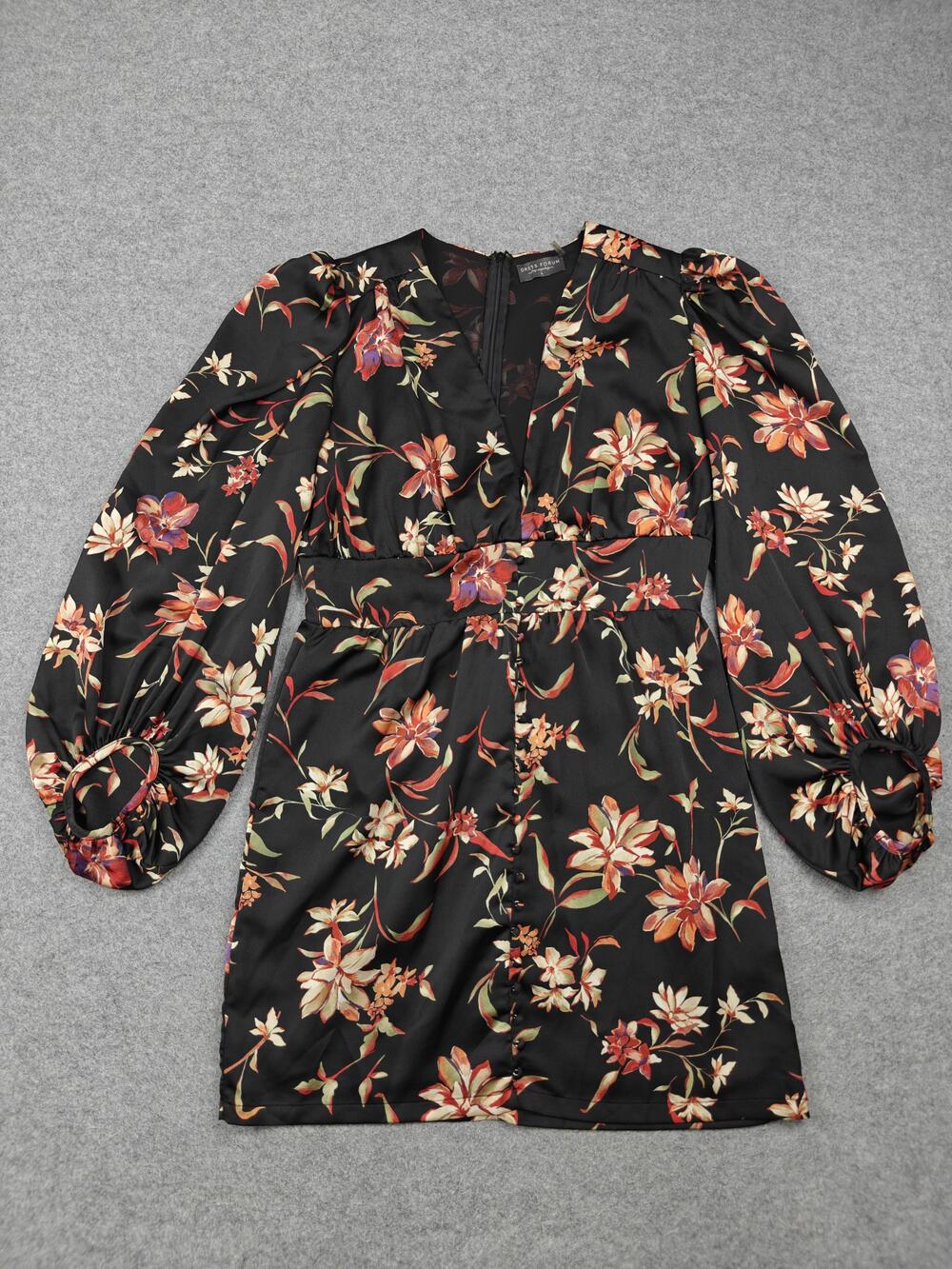 Dress Forum Dress Womens Large Black Floral Fit & Flare Long Sleeve Smocked